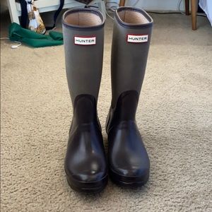 Hunter rain boots green and brown size 7.